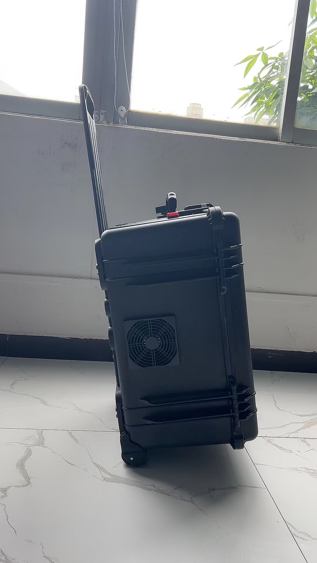 溧水手拉箱型移动通信干扰器